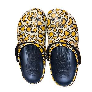 Crocs Cheetah Slip On Clogs Classic Sz 8 Women’s EUC Disney Parks Animal Kingdom